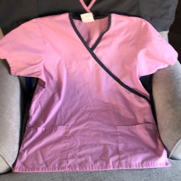 5 Scrub Tops - Picture 3 of 6